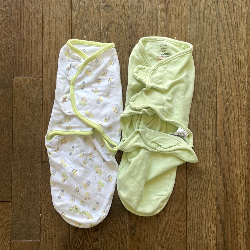 Swaddles Summer infant size small 2 swaddles guc